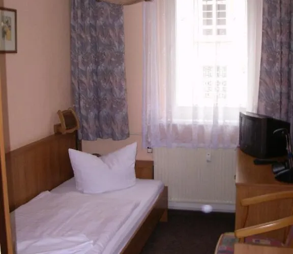 Hotel-restaurant Marcus מלון 2*