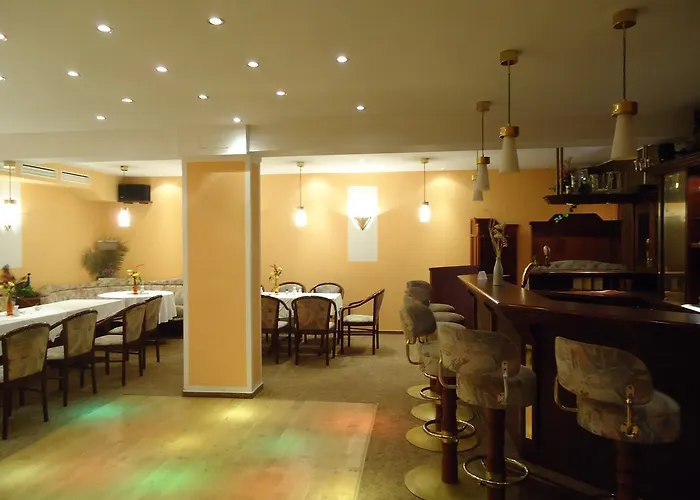 Hotel-restaurant Marcus מלון מאלכין