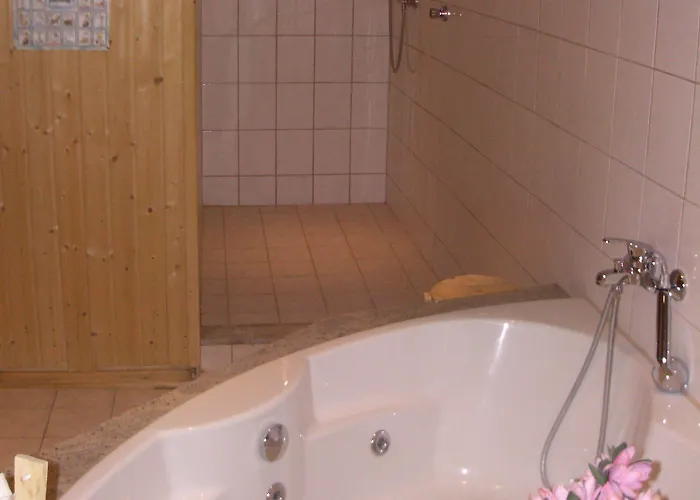 מלון Hotel-restaurant Marcus 2*